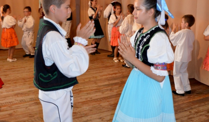 53. fotografia fotogalérie Deň matiek v obci Ďapalovce - r. 2018