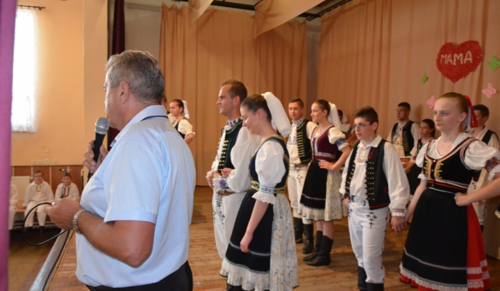 77. fotografia fotogalérie Deň matiek v obci Ďapalovce - r. 2018